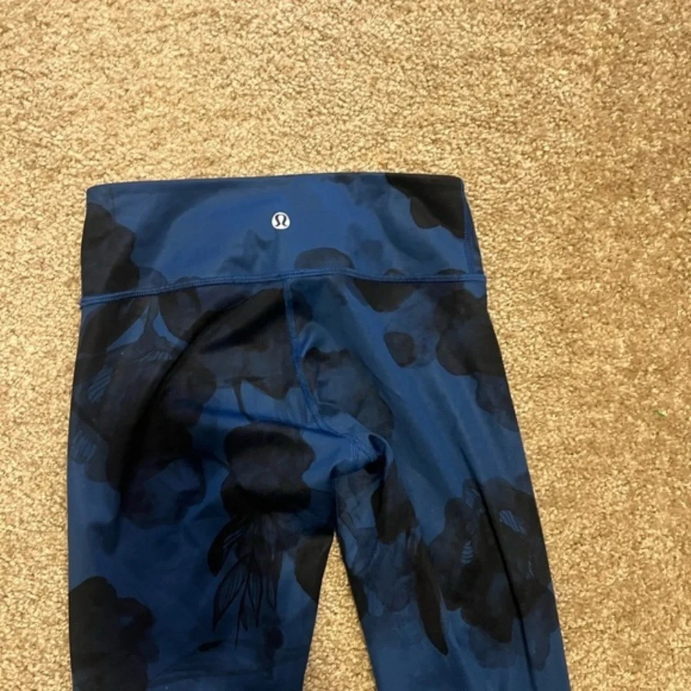 lululemon athletica crop floral 11